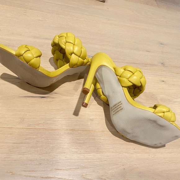 Steve Madden Kenley Woven Slide Sandals - Picture 5 of 7